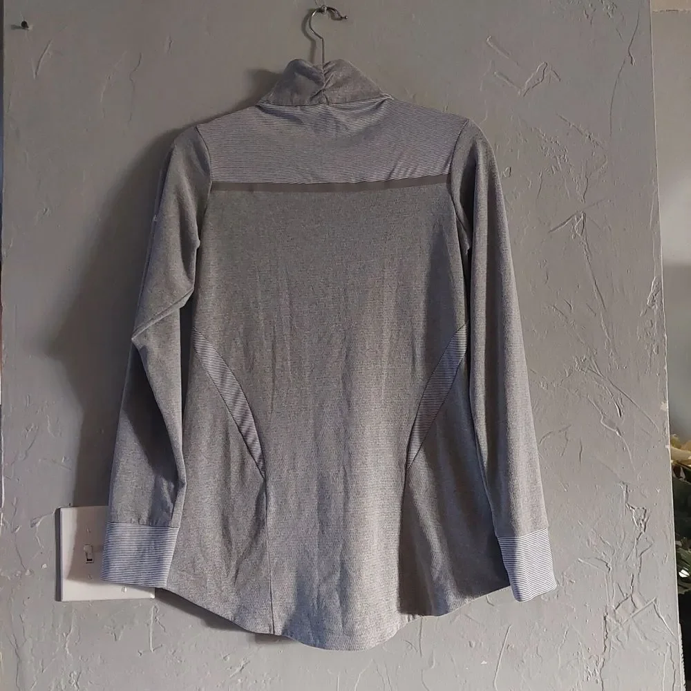 Columbia  Sweater Women's Size M, 17 Inch Of Armp To Armp.